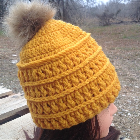 Handmade Pom-Pom beanie - Picture 6 of 6